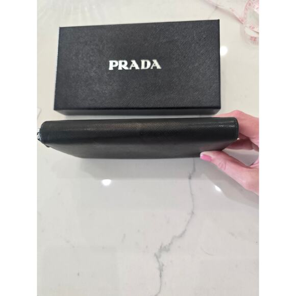 Prada Long Wallet Giftable Condition w box Black - Picture 7 of 10